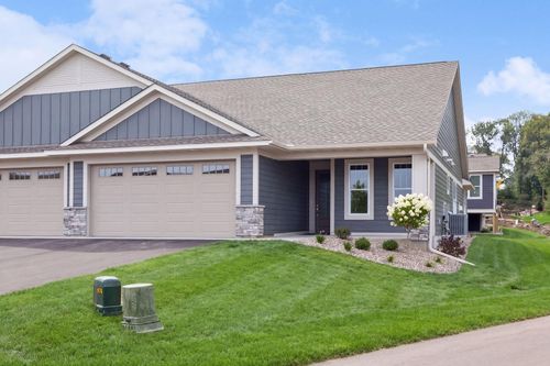 2915 Thompson Dr, River Falls, WI, 54022-8805 | Card Image