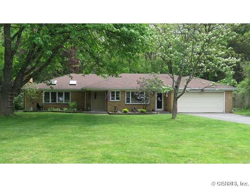 Scotch Ln, Rochester, NY 14617