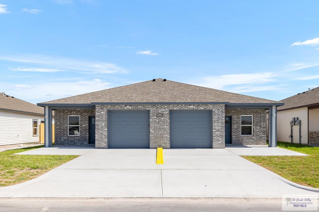 Residential Income in La Feria