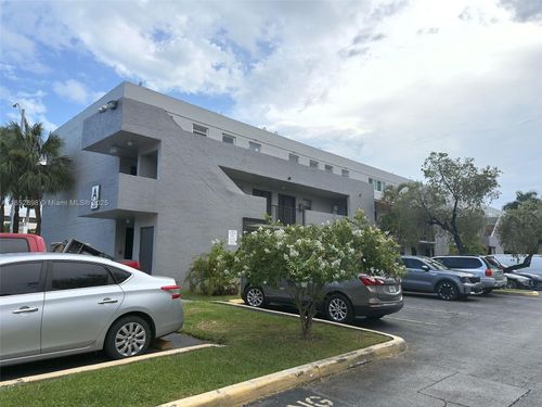 apt-a201-20 Nw 87th Ave, Miami, FL, 33172-7008 | Card Image
