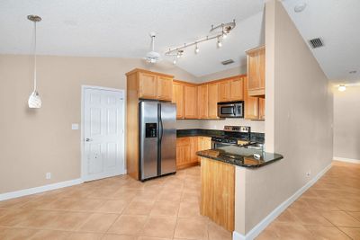 6709 Se Amyris Court, House other with 2 bedrooms, 2 bathrooms and null parking in Stuart FL | Image 2