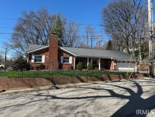 100 Monroe St, Newburgh, IN, 47630-1216 | Card Image