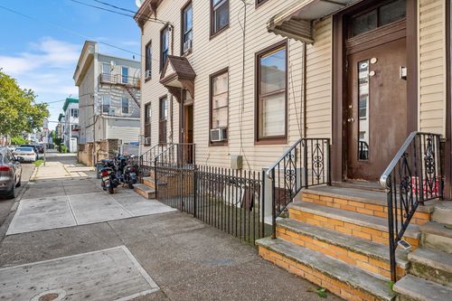 34 Concord St, Jersey City, NJ, 07306-1621 | Card Image