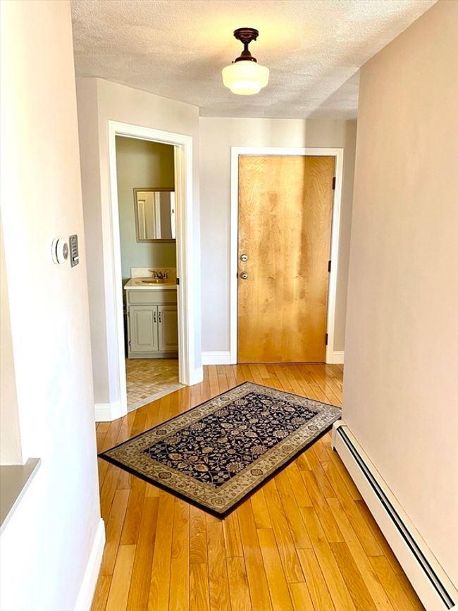 3 - 57 Front St, Condo with 2 bedrooms, 3 bathrooms and 1 parking in Beverly MA | Image 4