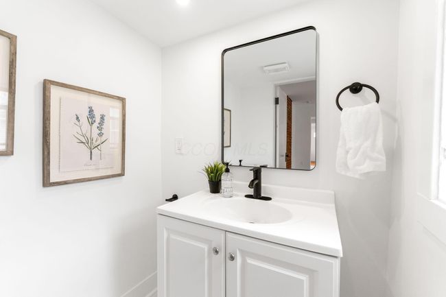 206 W Columbus St, House other with 4 bedrooms, 2 bathrooms and null parking in Lithopolis OH | Image 22