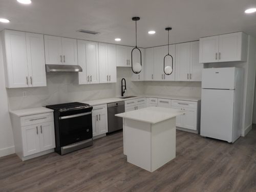b-1621 Rutland Dr, Austin, TX, 78758-6062 | Card Image
