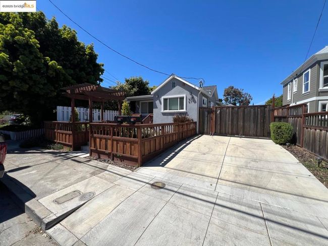 Front of House | Image 26