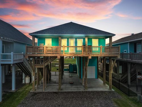 1221 Gulf Rd, Crystal Beach, TX, 77650 | Card Image