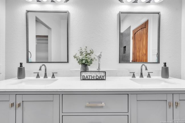 1702 17 Th St, House other with 3 bedrooms, 2 bathrooms and null parking in Hondo TX | Image 20