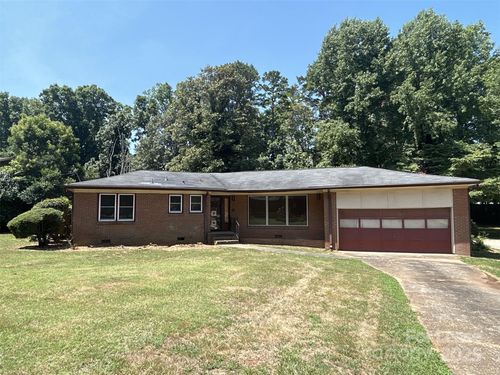 5933 Crestwood Dr, Charlotte, NC, 28216-2209 | Card Image