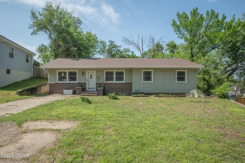 1626 Jefferson Cir, Webb City, MO, 64870-2908 | Card Image