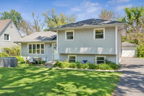 916 Lacey Ave, Lisle, IL, 60532-1325 | Card Image