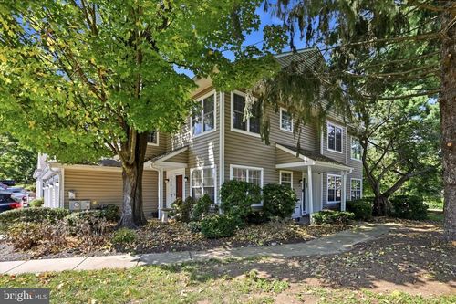 351 Danbury Ln, GLEN MILLS, PA, 19342 | Card Image