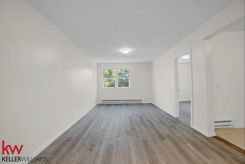 3-94-27 83rd St, Ozone Park, NY, 11416-1206 | Card Image