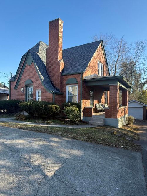 301 W Mount Vernon St, Somerset, KY, 42501-1631 | Card Image