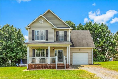 3001 Mabel Trl, Boonville, NC, 27011-9090 | Card Image