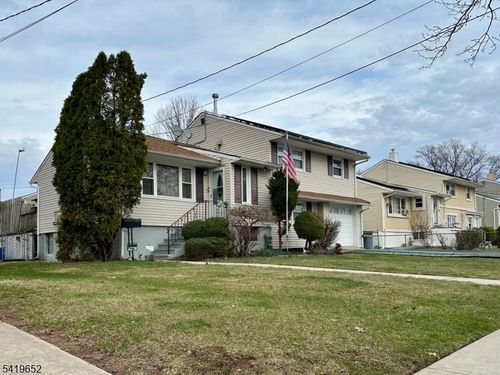 118 Markowitz St, Carteret, NJ, 07008-1633 | Card Image