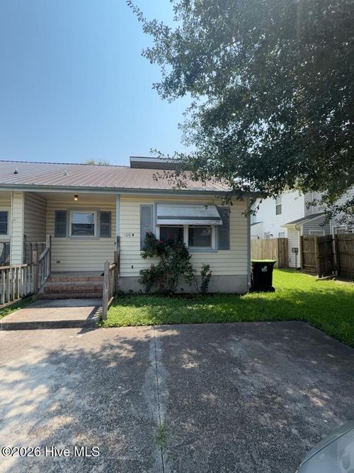 106 Pete Jones Dr, Richlands, NC, 28574-8190 | Card Image