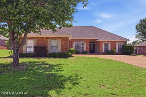 210 Crescent Ridge Dr, Gluckstadt, MS, 39110-7073 | Card Image