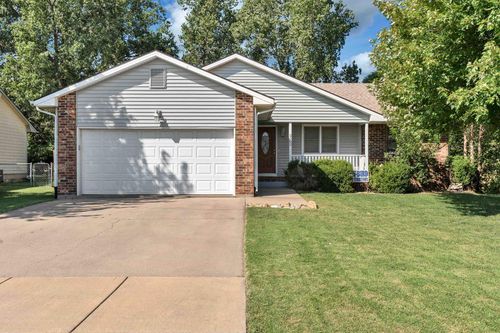 2902 W 3rd Ave, El Dorado, KS, 67042-3002 | Card Image
