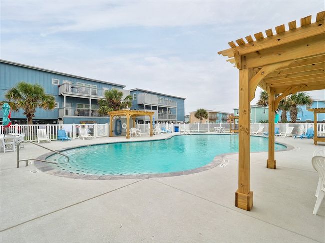 Cabana and Pool | Image 26