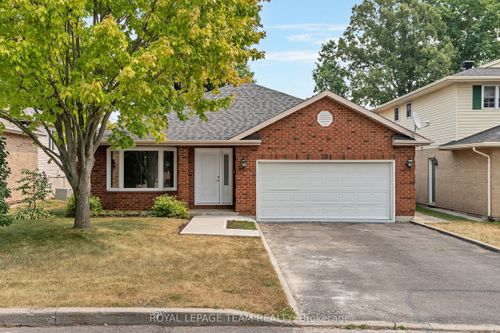 28 Barnhart Dr, Long Sault, ON, K0C1P0 | Card Image