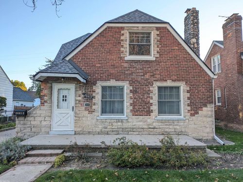 20412 Elkhart Street, Harper Woods, MI, 48225 | Card Image