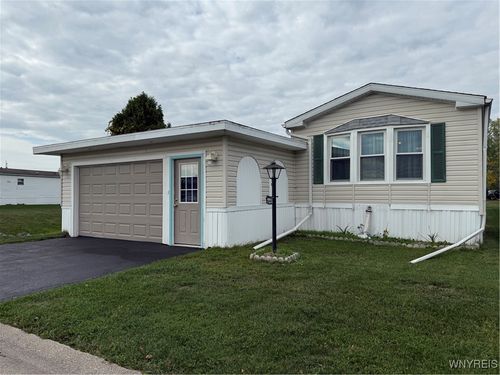 648 Birchwood Dr, Lockport, NY, 14094-9123 | Card Image