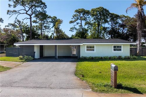 8635 Exeter St, Fort Myers, FL, 33907-4303 | Card Image