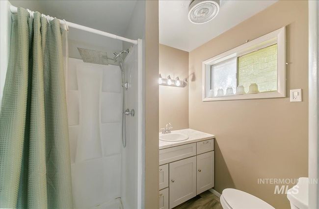 31254 Pitman Ln, House other with 5 bedrooms, 4 bathrooms and 4 parking in Parma ID | Image 42