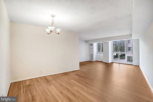 209-j-4601 N Park Ave, CHEVY CHASE, MD, 20815-4575 | Card Image