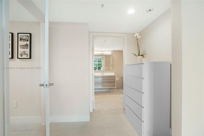 APT-704 - 1155 Brickell Bay Dr, Condo with 3 bedrooms, 2 bathrooms and null parking in Miami FL | Image 29