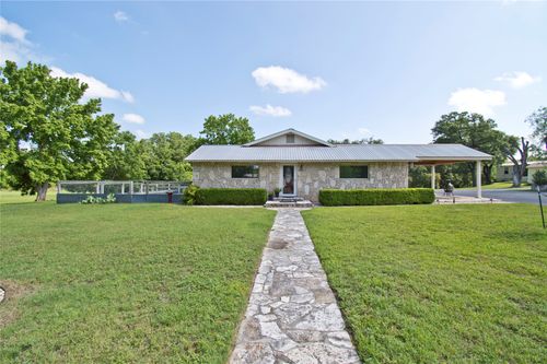 702 E Schubert Street, Fredericksburg, TX, 78624 | Card Image