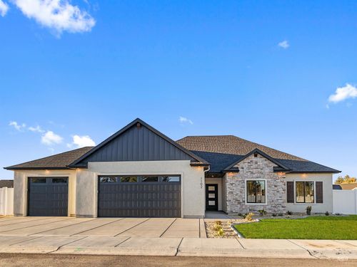 1102 Copper Dr, Rupert, ID, 83350-8004 | Card Image