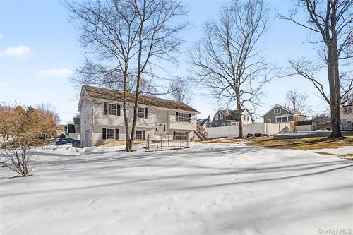 25 Clinton St, Middletown, NY, 10940-6323 | Card Image