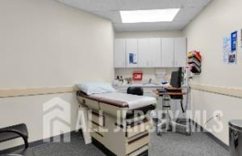 3-501 Iron Bridge Rd, Freehold, NJ, 07728-5304 | Card Image