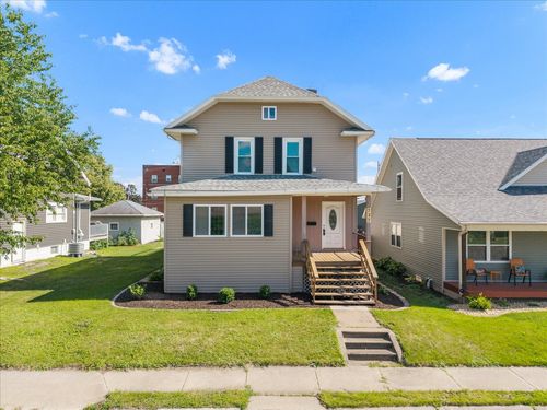 737 Grant St, Bettendorf, IA, 52722-4703 | Card Image