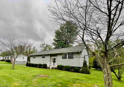 533 Broadway Avenue, House other with 5 bedrooms, 3 bathrooms and 3 parking in Bridgeport WV | Image 1