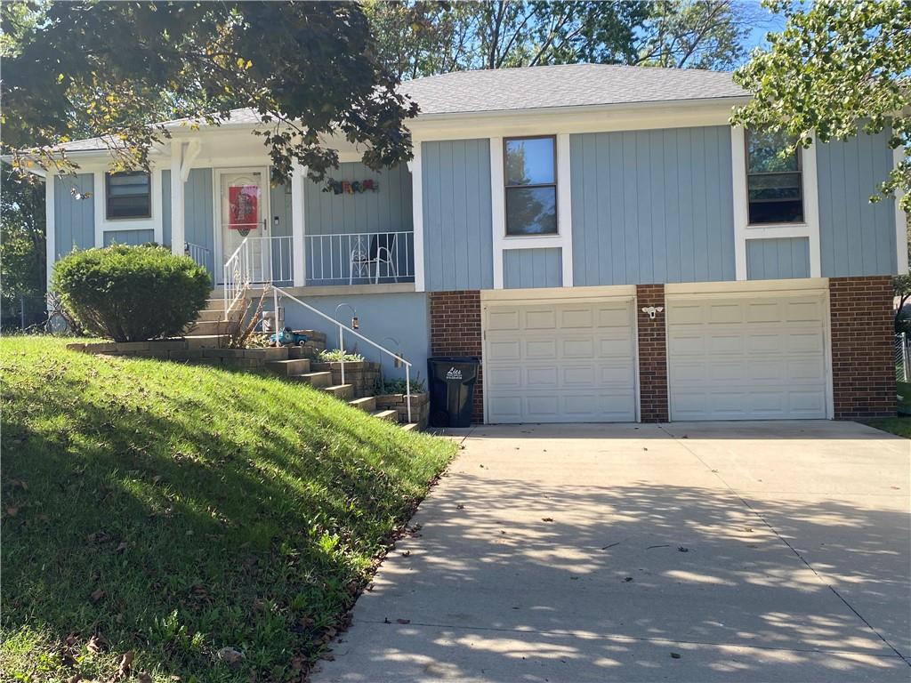26th St, Blue Springs, MO 64015