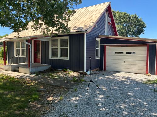 111 Galyan St, Stockton, MO, 65785-9396 | Card Image