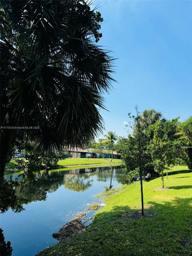 APT-315 - 4215 University Dr, Condo with 2 bedrooms, 2 bathrooms and null parking in Sunrise FL | Image 4