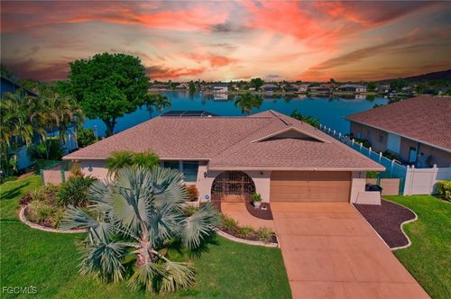 28 Se 12th Ave, CAPE CORAL, FL, 33990-1749 | Card Image