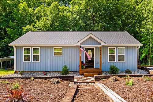 122 S Yadkin River Rd, Statesville, NC, 28625-2279 | Card Image