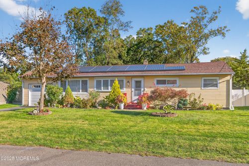11 Sanford Rd, Brick, NJ, 08724-7135 | Card Image