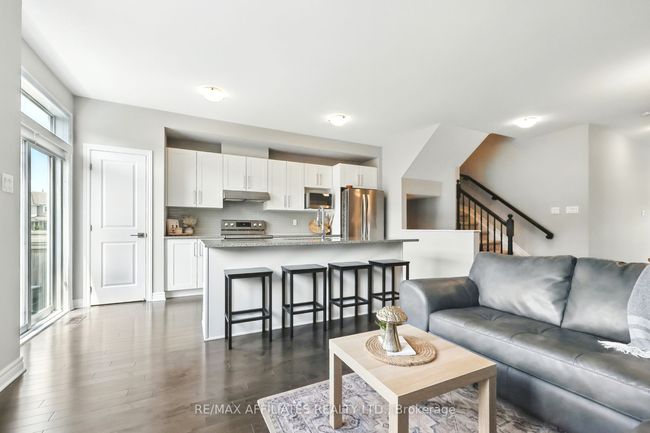 618 Geranium Walk, House attached with 3 bedrooms, 3 bathrooms and 2 parking in Stittsville ON | Image 8