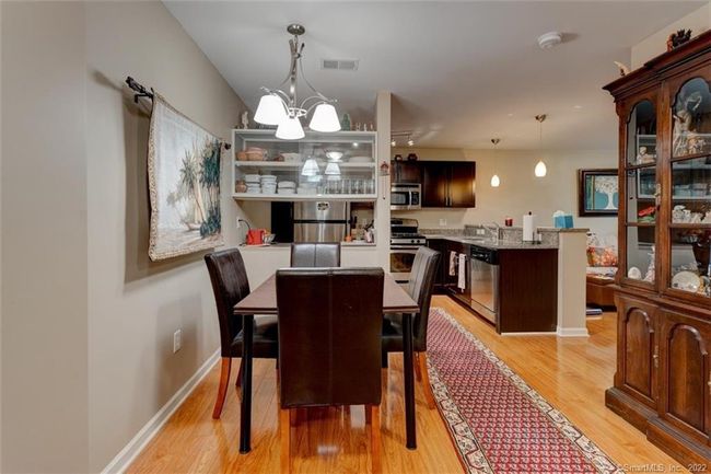 UNIT-405 - 26 Schoolhouse Dr, Condo with 2 bedrooms, 2 bathrooms and null parking in West Hartford CT | Image 4