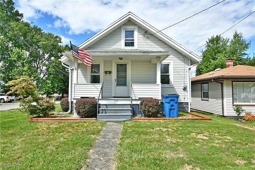 664 Tenney Ave, Campbell, OH, 44405-1641 | Card Image