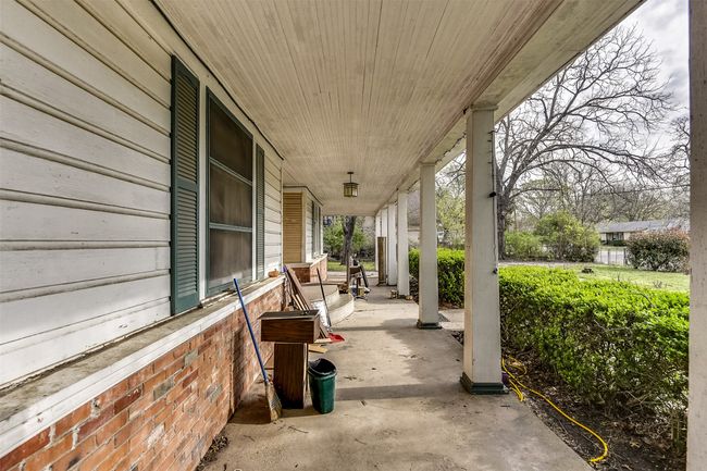 Covered front porch | Image 4