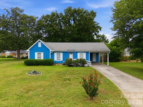 302 W Elm St, Wingate, NC, 28174-9507 | Card Image