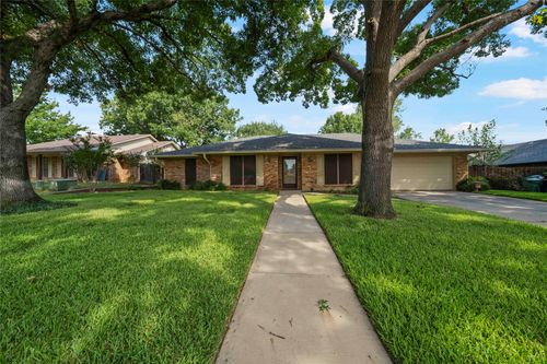 2520 Bowling Green St, Denton, TX, 76201-0700 | Card Image